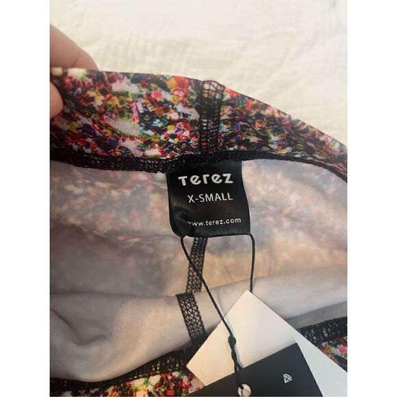 Terez Multi Color Capri Leggings NEW - Picture 4 of 5